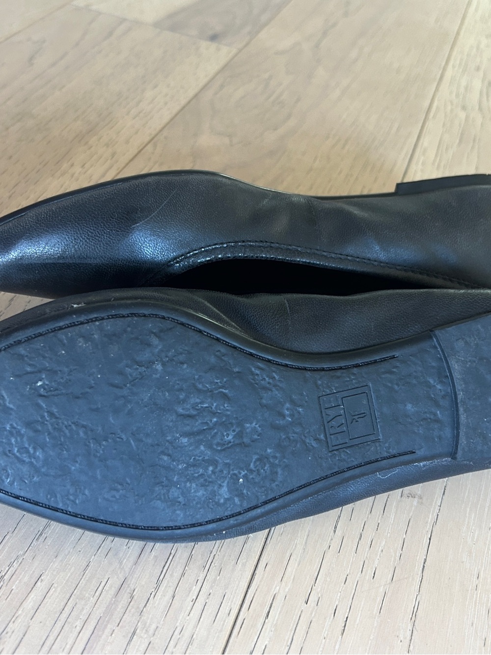 FRYE AND CO. Black Leather Flats